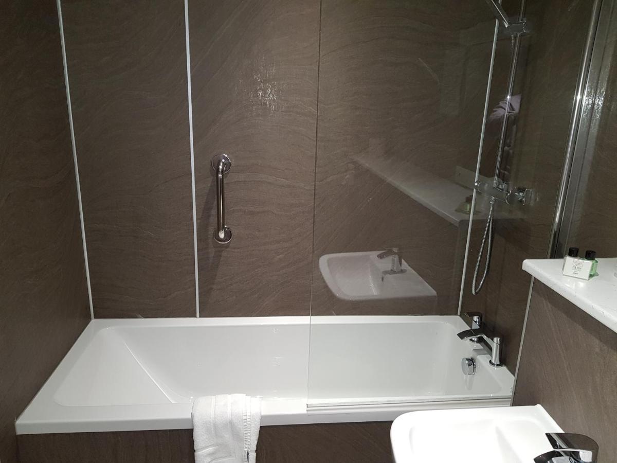Dunmuir Hotel Dunbar Bagian luar foto