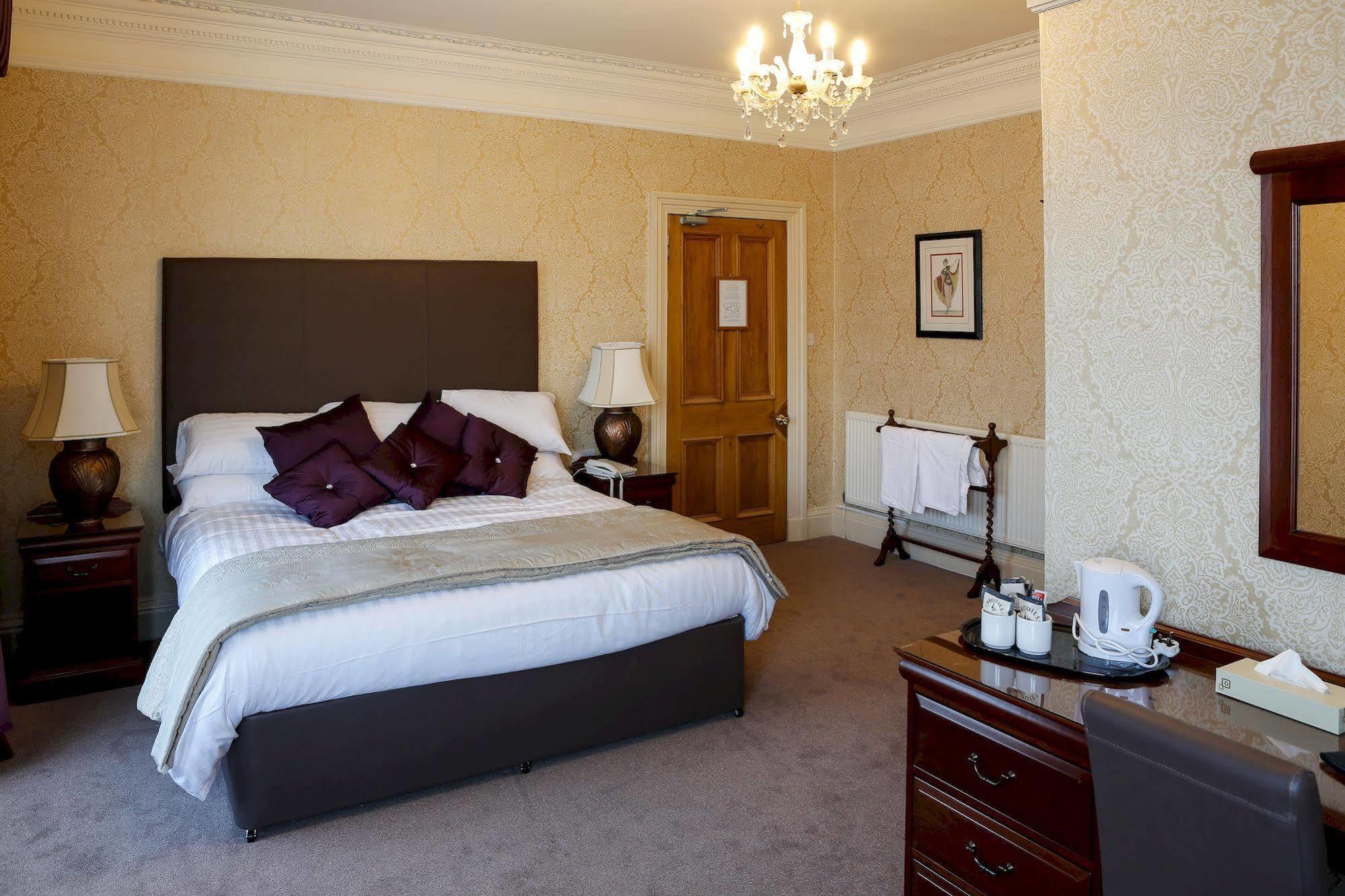 Dunmuir Hotel Dunbar Bagian luar foto